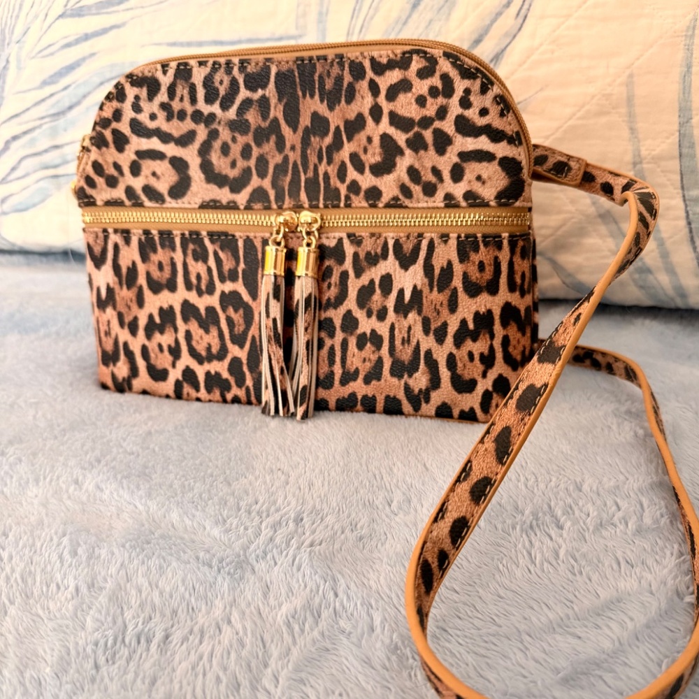 LEOPARD Print BAG⭐️❤️NWT faux leather/SHOULDER/CROSSBODY HANDBAG LIGHTWEIGHT - Picture 12 of 13
